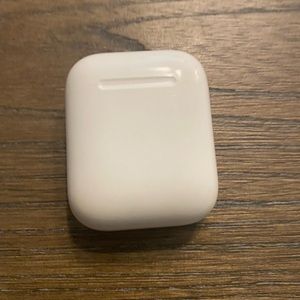 Fair condition first generation AirPods case, great battery life